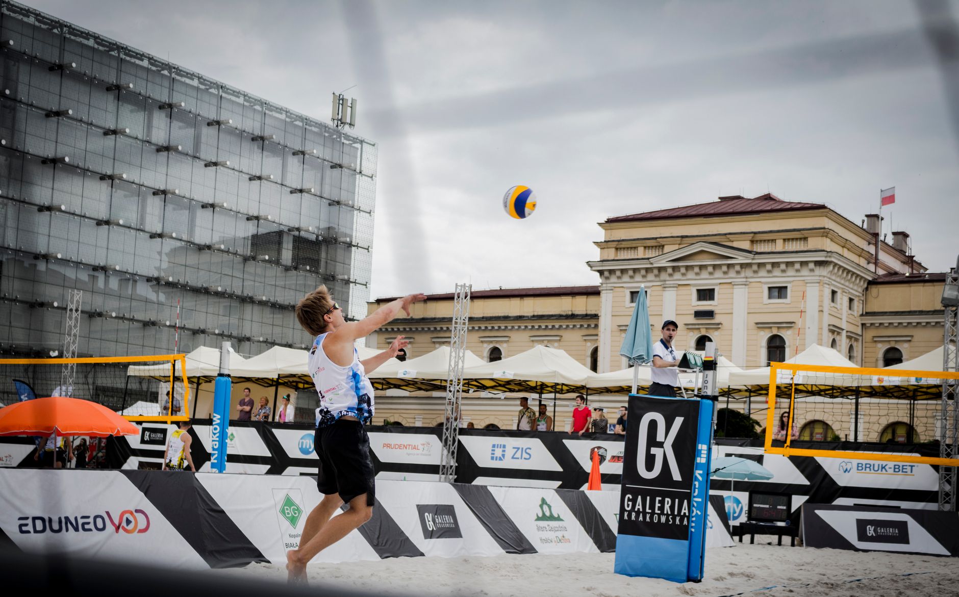 Gdzie kupić strój sportowy – kanały sprzedaży, ceny i dobór do dyscypliny - zdjecie w tresci
